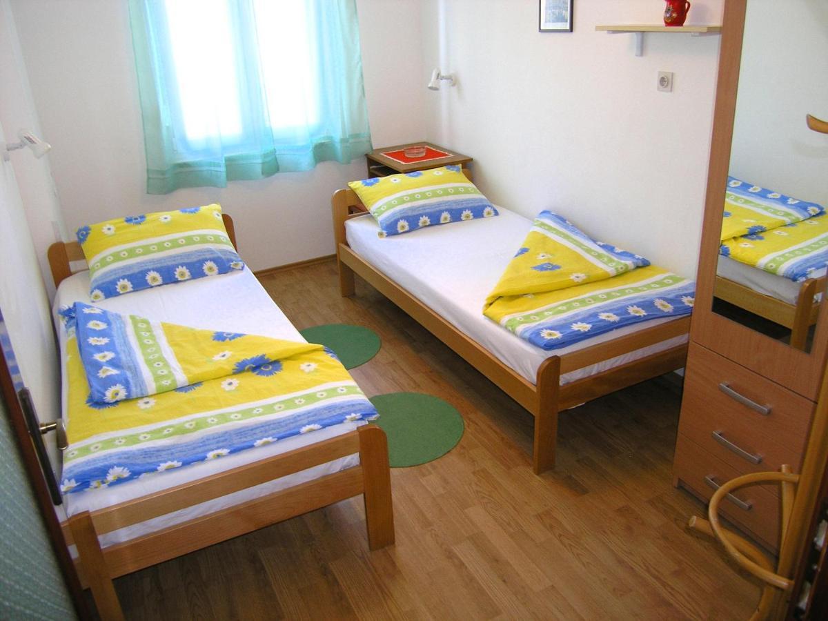 Apartments Natasa Krk Town Esterno foto