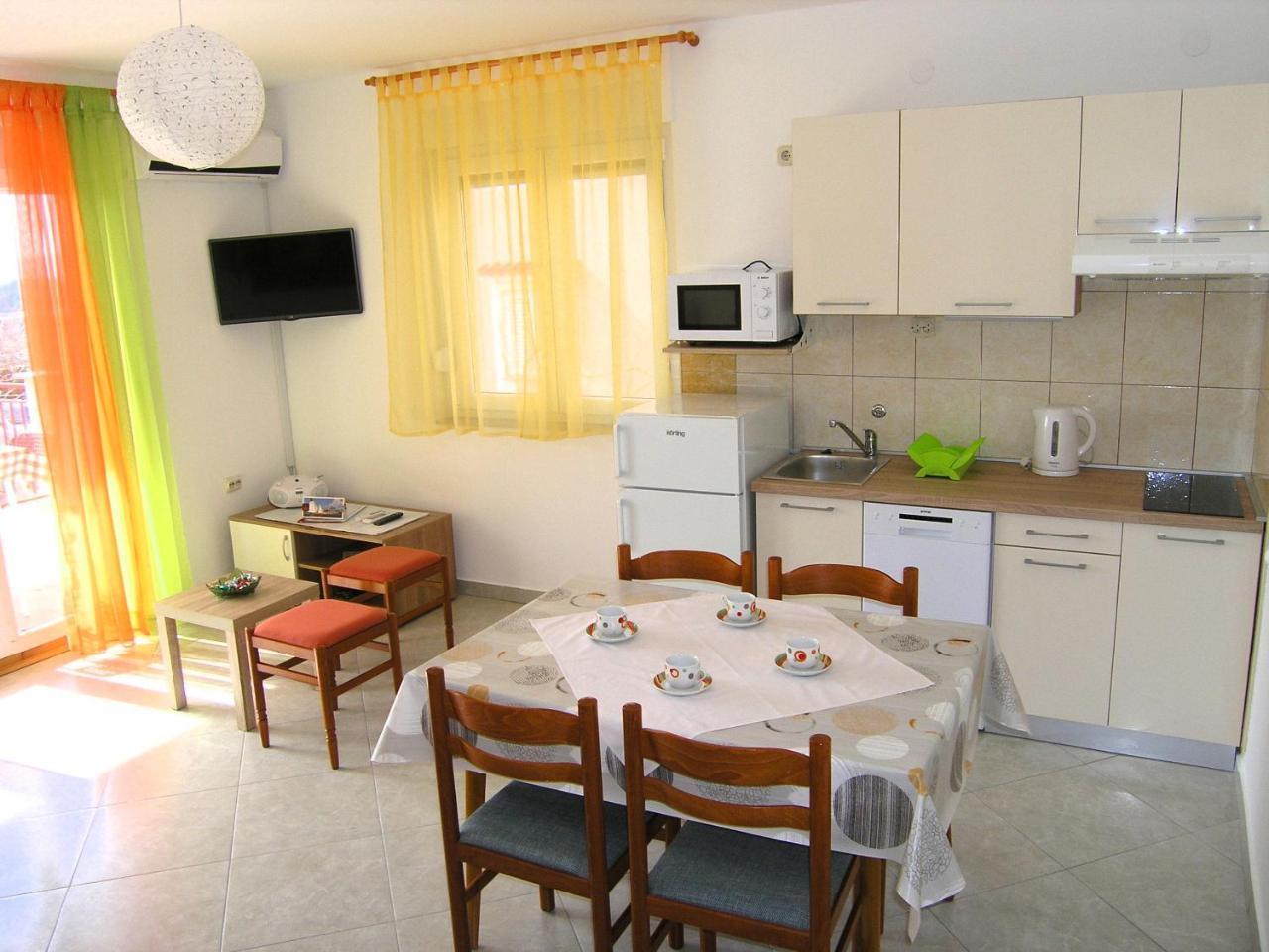 Apartments Natasa Krk Town Esterno foto
